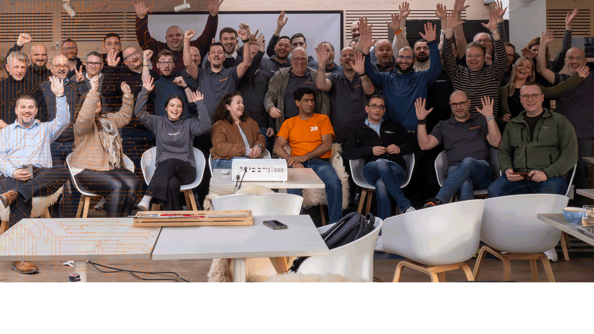 Ein Foto des gesamten Teams des IT-Systemhauses dualutions aus Köln