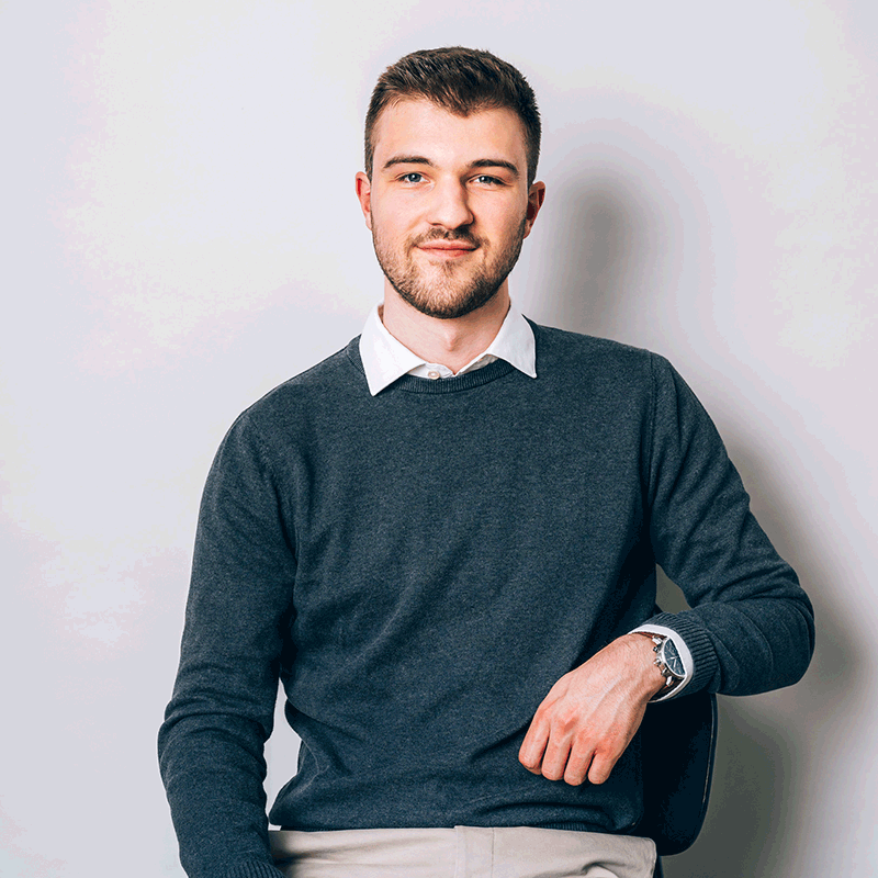 Samuel Mock hat 3 Jahre lang seine Ausbildung bei dualutions gemacht und ist nun als Junior Consultant für Sie da.