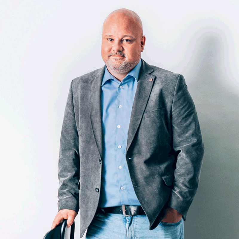 Marco Ewald steht Ihnen als dualutions Service Manager bei Fragen rund um Managed Services zur Verfügung.